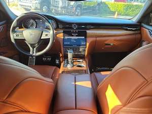 Maserati Quattroporte S GranLusso RWD 2021, Sedán Elegante en Venta - Product Image 2