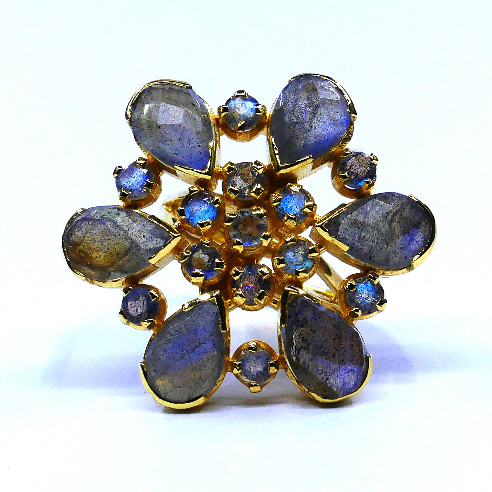 สีเหลือง