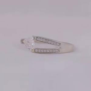 Anillo de compromiso de vástago dividido de un solo lado con un pequeño diamante redondo de laboratorio en oro sólido de 10K/14K/ 18K para compromiso - Product Image 6