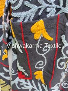 Veste d'hiver en coton Suzani faite à la main en Inde, vêtements pour femmes, col montant, tissu tissé, écologique, manteau court, coque en velours - Product Image 3