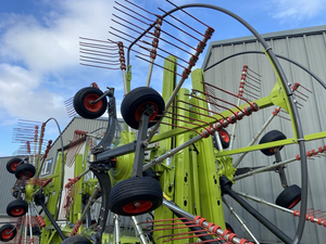 Claas Liner 4800 Business 4 Rotor Rake 13.6m Rotary Hay Rake Agricultural Forage Equipment for Sale - Product Image 6