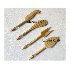 ชุดมีดหั่นชีส4ชิ้นเครื่องครัวแบบมืออาชีพมีดตัดเนยอเนกประสงค์ทำจากไม้สนชีส - Product Image 1