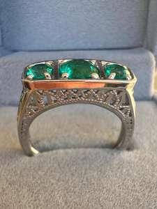 Anillo de Tres Piedras de Moissanita Esmeralda Redonda Original, Estilo Art Deco Vintage Hecho a Mano, Plata 925, Joyería Clásica de Boda Chapada en Oro - Product Image 4