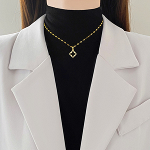 Conjunto de Collar y Aretes de Trébol de Titanio Resistente a la Decoloración, Estilo Punk, Micro Pavimentado con Piedra Natural, Chapado en Oro, Joyería Única para Mujer - Product Image 5