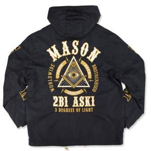 Chaqueta cortavientos Mason negra unisex de poliéster con logotipo bordado en la parte delantera y trasera, chaqueta de ropa universitaria ligera resistente al agua - Product Image 2
