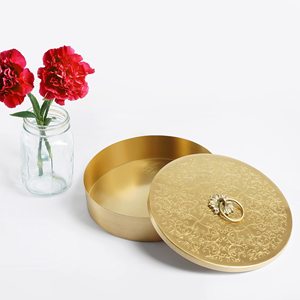 Boîte à chapati en laiton pur, forme ronde, design très attrayant, pour la maison, l'hôtel, la cuisine, la vaisselle, utilisation sur table, compatible lave-vaisselle - Product Image 5