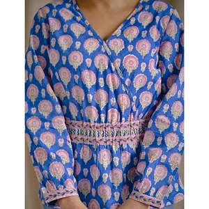 Haut court formel bleu en coton imprimé à la main pour femme, en tissu popeline, motif floral brodé, tailles XS à XL, col montant - Product Image 2