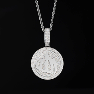 Pendentif Hip Hop en alliage plaqué or avec lettres personnalisées et diamants CZ glacés - Product Image 1