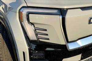 GMC Sierra EV Denali Max 4x4 CrewCab 4 portes d'occasion 2025 - Product Image 5