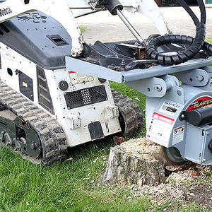 Chargeuse compacte à quatre roues motrices et châssis renforcé pour les tâches de construction lourde, d'exploitation minière et de transport de matériaux - Product Image 1