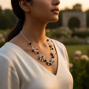 Collar de Cadena con Cuentas Plateadas para Mujer, Estilo Clásico Religioso de Moda con Perla de Agua Dulce y Turquesa para Regalo o Fiesta - Product Image 2