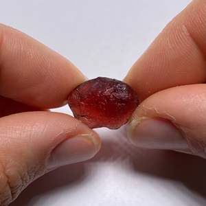 Pierres précieuses en grenat rouge, taille cœur et poire, grenat de Malaya de haute qualité provenant de la vallée d'Umba, Tanzanie - Product Image 2