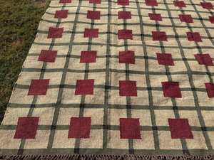 Tapis kilim en laine/jute tissé à la main |   Tapis géométrique bohème à poils moyens lavable toutes saisons |   Couleurs personnalisées, tons terreux - Product Image 4