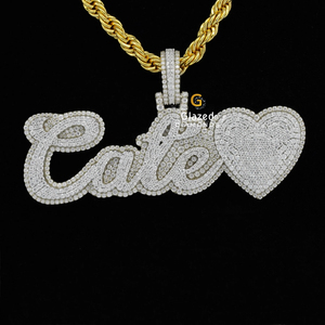 Pendentifs de bijoux de mode unisexe en or jaune 10kt et diamants ronds en moissanite taillée en brillant motif de lettres en argent - Product Image 4