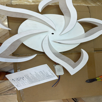 Luxe Moderne Fleur Conception LED Acrylique Lustre Blanc Froid Plafonnier pour Salon Villas EAU KSA Qatar Bahreïn Oman