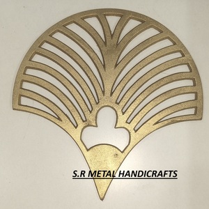 ที่รองหม้อและกระทะอะลูมิเนียมหล่อขึ้นรูปด้วยมือ ลายใบไม้ ชุบทอง ทนความร้อน มีจำหน่ายในราคาขายส่ง - Product Image 1