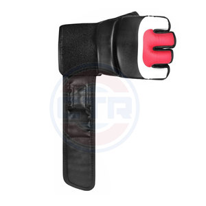 Gants de MMA en cuir personnalisables de haute qualité 8oz à demi-doigts CTR SPORTS – Nouveau style pour l'entraînement avec votre propre logo et fonction tactile - Product Image 6
