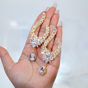 Adorable boucles d'oreilles magnifiques en argent sterling 925 avec diamants taillés en poire Moissanite pour les femmes - Product Image 4