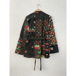 Venta al por mayor Patchwork diseño mujer abrigo Unisex Algodón hecho a mano chaqueta de invierno Boho Hippie Kimono estilo con cinturón abrigo - Product Image 3