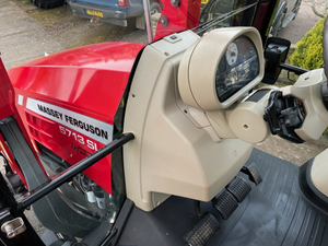รถแทรกเตอร์ฟาร์ม 130 แรงม้า Massey Ferguson 5713SL ขับเคลื่อน 4 ล้อ รถแทรกเตอร์การเกษตร Dyna-4 แบบมีห้องโดยสาร สำหรับขาย - Product Image 6