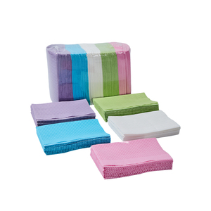 Sous-couches jetables imperméables en papier pour le soin esthétique, bavoirs et serviettes dentaires colorés pour patients orthodontiques, aspect serviette pour confort et style - Product Image 5
