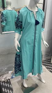 Vestido Abaya Largo y Modesto para Mujer, Tejido Islámico 100% Algodón, Bordado, Cierre Tradicional Musulmán, Lavable, Cintura Natural - Product Image 2