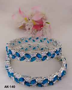 เครื่องประดับกำไลข้อมือโฆษณาที่มีสไตล์คุณภาพระดับพรีเมี่ยมสำหรับอุปกรณ์งานเลี้ยงและเป็นตัวให้เป็นของขวัญ - Product Image 1