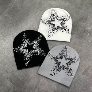 Bajo MOQ Beanie Fabricante All Over Print Cuffless Beanie Acryliy Sombreros de punto Y2K Street Hip-hop Fashion Skull Cap con logotipo - Product Image 5