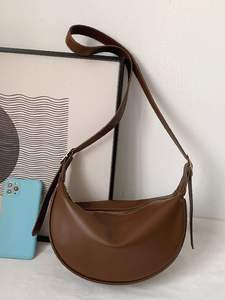 Bolso de Cuero con Correa Cruzada - Product Image 1