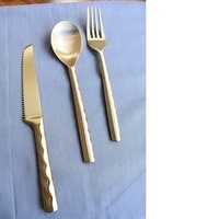 Conception à bas prix très durable 3 Pc couverts cuillère fourchette couteau ensemble couverts robustes directement du fabricant pour les Restaurants