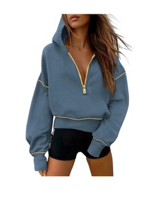 Jersey de invierno de manga larga personalizado para mujer, Sudadera con capucha recortada con media cremallera y logotipo de tela tejida estampado estilo Streetwear en la parte delantera - Product Image 3