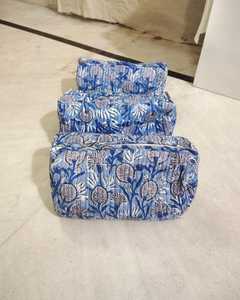 Bolsas DE ASEO acolchadas Kantha con estampado de bloque de mano con cierre de cremallera Bolsa de tela de algodón con estampado Floral para mujer Conjunto de bolsas de cosméticos - Product Image 2
