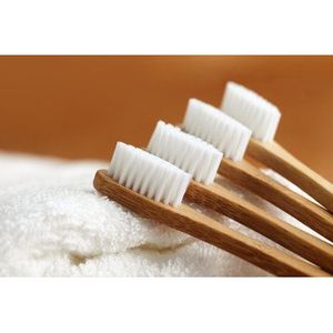 แปรงสีฟันสำหรับเดินทางทำจากไม้ไผ่สีขาวแบบพรีเมี่ยมขนแปรงนาโนอ่อนนุ่มพร้อมที่จับทรงกลมตามหลักสรีรศาสตร์ - Product Image 3
