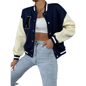 Chaqueta universitaria informal de manga larga para mujer OEM Top de tendencia estilo bombardero Letterman Top corto con relleno de algodón a precio de fábrica - Product Image 3