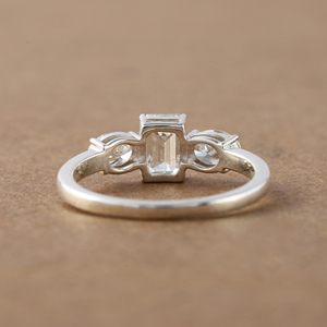 Anillo de compromiso de diamante de corte esmeralda cultivado en laboratorio con certificación IGI, anillos finos de oro de moda de lujo de Plata de Ley 925 para mujer - Product Image 4