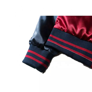 Chaqueta Bomber Varsity de Satén Personalizada para Invierno, con Letras Bordadas, Patrón Decorativo Sublimado, Logotipo Impreso en 3D - Product Image 6