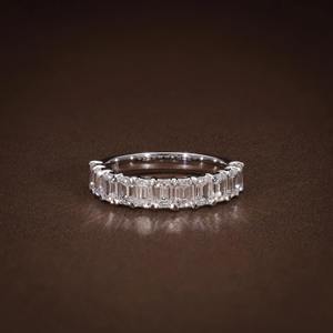 Anillo de Media Eternidad con Diamantes de Corte Esmeralda, Diamantes Cultivados en Laboratorio, Banda de Media Eternidad, 2.16 CTW, F VVS1 VVS2, Diamantes Certificados, Diseño Moderno - Product Image 1