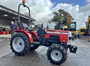 Livraison gratuite VST Fieldtrac 180D tracteur agricole avec chargeur à fixation rapide et godet 4WD 18.5HP moteur Diesel 540 PTO 3 points d'attelage - Product Image 3