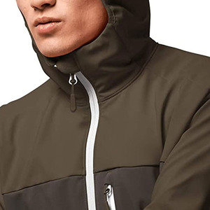 Chaqueta Softshell para hombre con logotipo bordado personalizado a precios al por mayor, chaqueta Softshell teñida lisa con capucha para hombre - Product Image 3