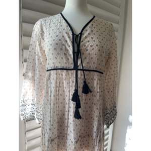 เดรสยาวสไตล์โกธิคแบบจีน แต่งโครเชต์  ลายเพชร  ซิป  ขอบเอวยางยืด  ผ้าชีฟอง  ไซส์ 3X สำหรับสาวออฟฟิศและออกงานกลางคืน - Product Image 1