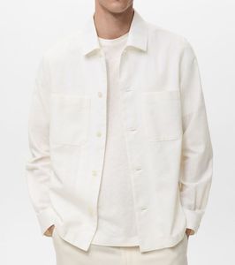 เสื้อลินินสำหรับผู้ชายเสื้อแขนยาวสีทึบปรับได้กระดุมข้อมือเปิดกระเป๋าด้านหน้าแบบปกติงาน OEM ตามสั่ง - Product Image 1