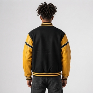 Veste universitaire classique fabriquée avec un matériau léger et respirant assurant un confort supérieur et des mouvements sans restriction. - Product Image 5