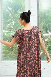 Robe maxi en coton imprimé à la main à motifs floraux, robe bohème à col en V avec poches - Product Image 6