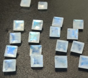 Natural <b>Rainbow</b> Moonstone Square Cut 6mm Faceted -Good Blue Flashy Good Quality Loose Gemstone - Product Image 3