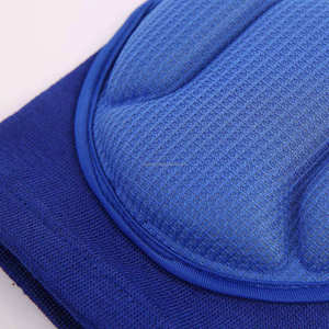 Rodillera Deportiva Resistente con Amortiguación de Espuma Gruesa y Manga Flexible para Entrenamiento Deportivo y Uso Diario - Product Image 4