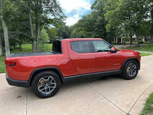 Camioneta REVEAN RIT AWD 2022 con Doble Motor, Batería de Litio, Neumáticos R18, Asientos de Cuero, 6 Asientos, Techo Panorámico, Cámara Trasera - Product Image 5