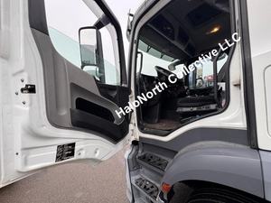 Camión de Carga Diésel Mercedes Benz Antos 1835 de Tamaño Mediano 4x2, Usado en 2013, Transmisión Automática, Euro 5, Camión de Caja, 351-450 CV - Product Image 6