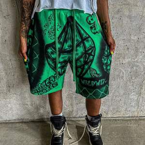 Short en coton surdimensionné délavé à l'acide pour hommes personnalisé 100% lourd avec impression DTG à motif solide et décontracté - Product Image 4