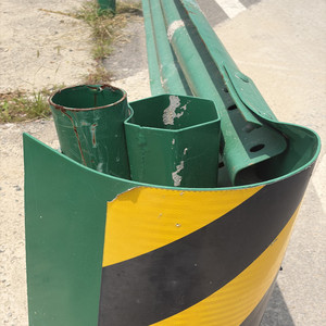 Fabricant de barrières de sécurité routière en acier galvanisé à chaud, fournisseur de barrières anti-collision, certifié EN 1317, qualité diamant - Product Image 5