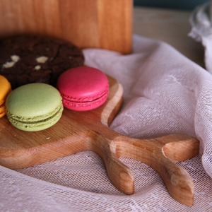 Planche à découper en bois d'acacia de qualité supérieure idéale pour la décoration de la cuisine avec un design unique à un prix abordable - Product Image 1